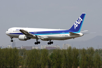 全日空波音B767飛機降落