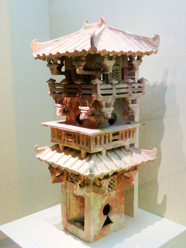 東漢綠釉長(zhǎng)方三層紅陶樓