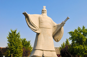 曹操石像