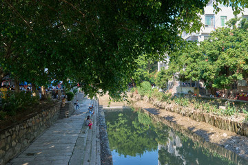 河涌邊