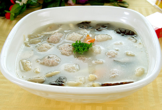 雞湯什菇浸雙丸