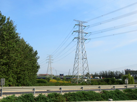 高壓電線塔