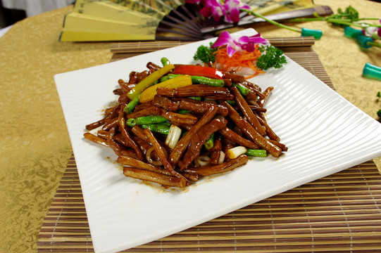 茶樹(shù)菇炒牛仔肉