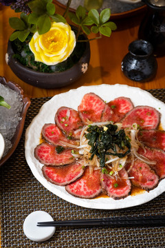 生烤牛肉