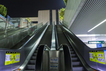 自動(dòng)扶梯