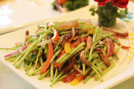 蘺蒿炒臘肉