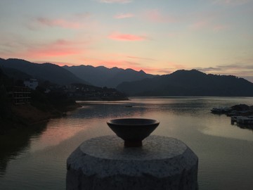 東江湖邊品茶文化