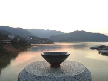東江湖邊品茶文化
