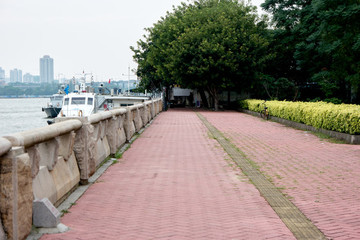 河提