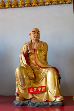 十八羅漢雕像