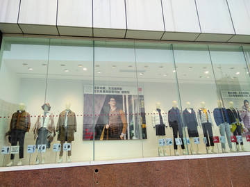 服裝店櫥窗