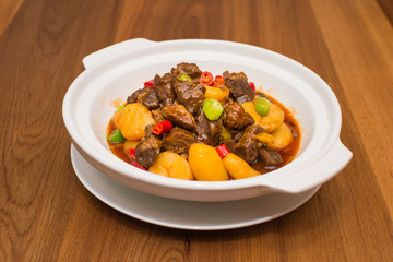 小土豆燉牛肉