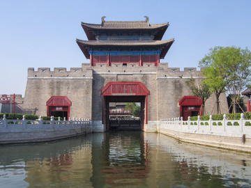 中式河上古建筑