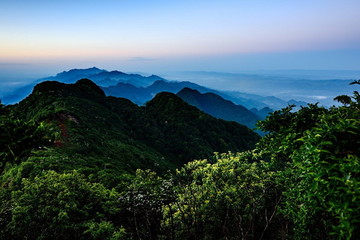 華瑩山