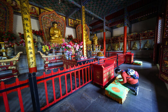 跪拜祈福