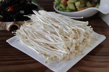 一份金針菇