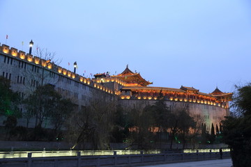洛陽(yáng)麗景門夜景