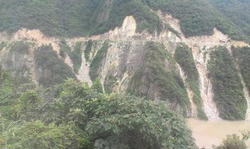 山體滑坡