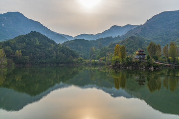 山水畫淄博云水瑤景區(qū)秋天風(fēng)景