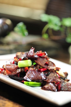 大蒜炒臘牛肉