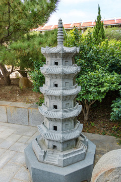 石雕石塔