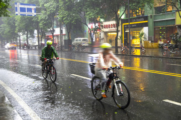 雨中街景