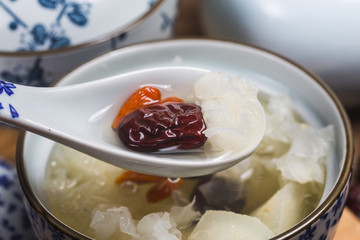 雪梨燉銀耳湯