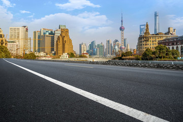 上海瀝青路面和現(xiàn)代建筑群