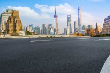 上海瀝青路面和高樓大廈建筑群