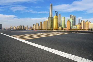上海瀝青路面高速公路和摩天大樓