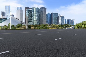 杭州摩天大樓和瀝青路面高速路