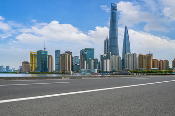 道路地面和陸家嘴金融區(qū)