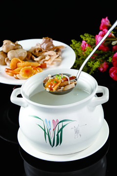 養(yǎng)生菌菇湯