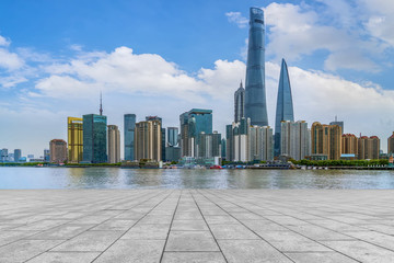 地磚地面和上?，F(xiàn)代建筑群