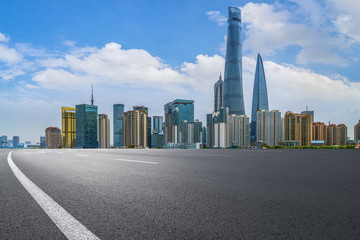 道路地面和上海陸家嘴金融中心