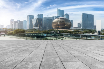 地磚地面和杭州現(xiàn)代建筑群