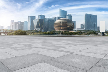 地磚路面和杭州現(xiàn)代建筑群