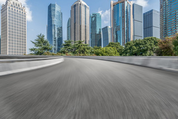 瀝青路面和杭州現代建筑群