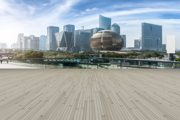 瀝青路面和杭州現(xiàn)代建筑群