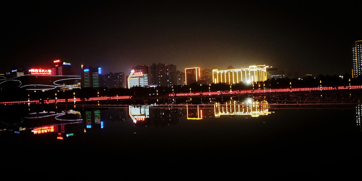 泉舜周邊夜景