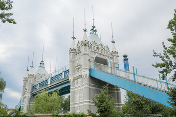 游樂(lè)場(chǎng)橋梁城堡