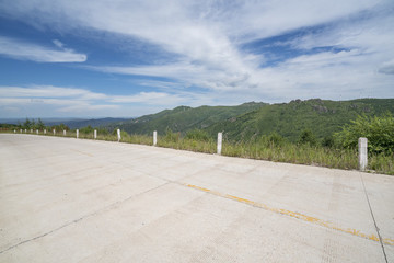 山區(qū)草原公路