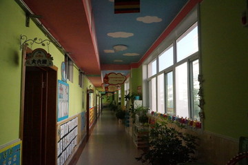 幼兒園走廊