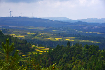 金秋高原梯田風(fēng)電場(chǎng)