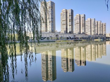 城中湖湖光倒影美如畫