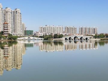 城中湖湖光倒影美如畫