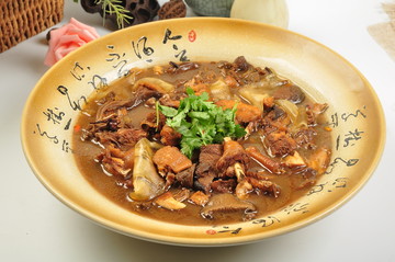 滋補(bǔ)燉柴雞
