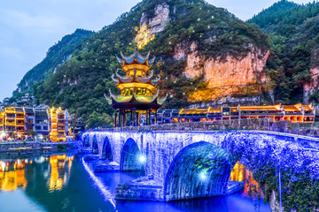 鎮(zhèn)遠(yuǎn)古城夜景