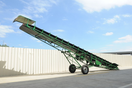 輸送機(jī)