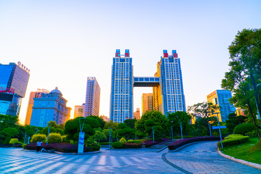 南寧匯東置業(yè)雙子塔